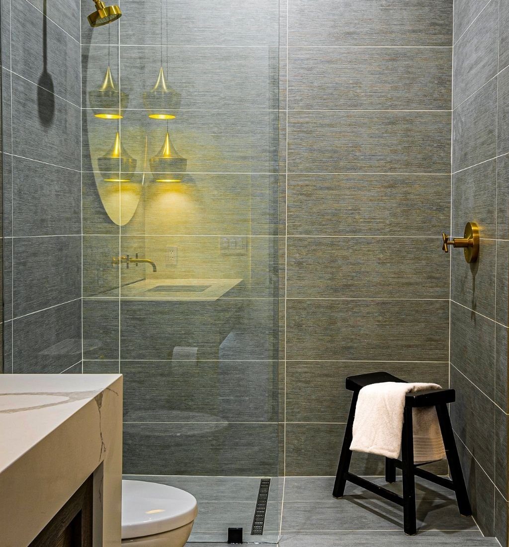 bathroom fitters EC1R 1UL
